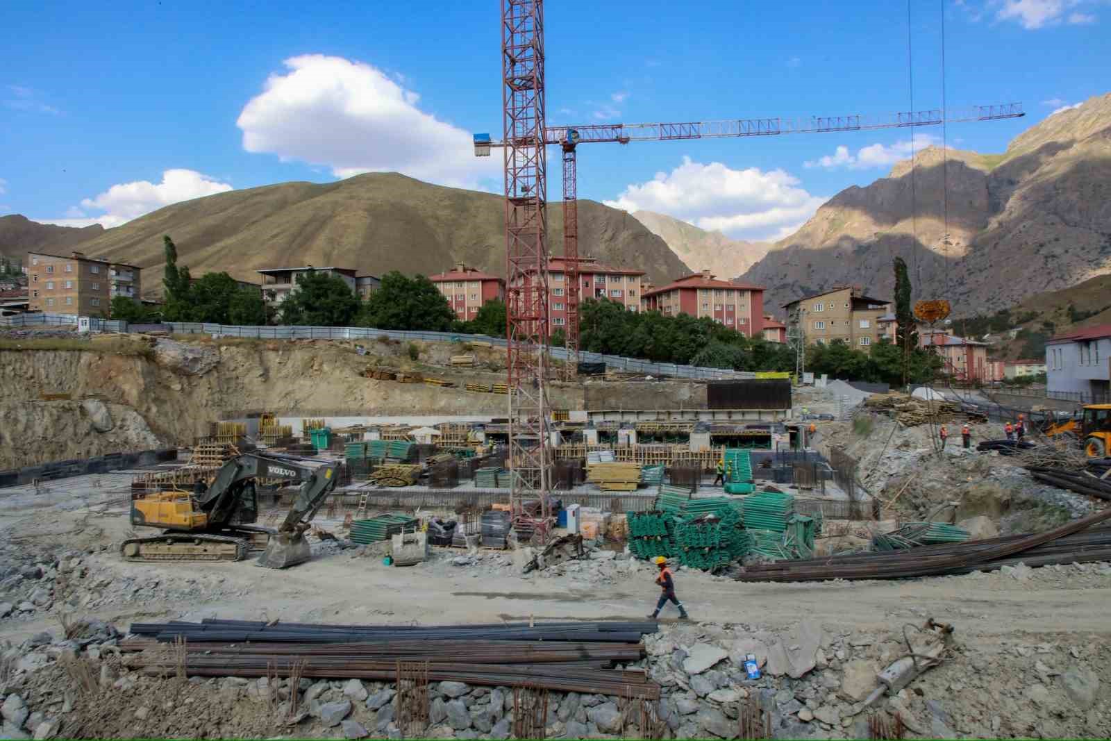 Hakkari’de sismik izolatörlü hastane dönemi başlıyor