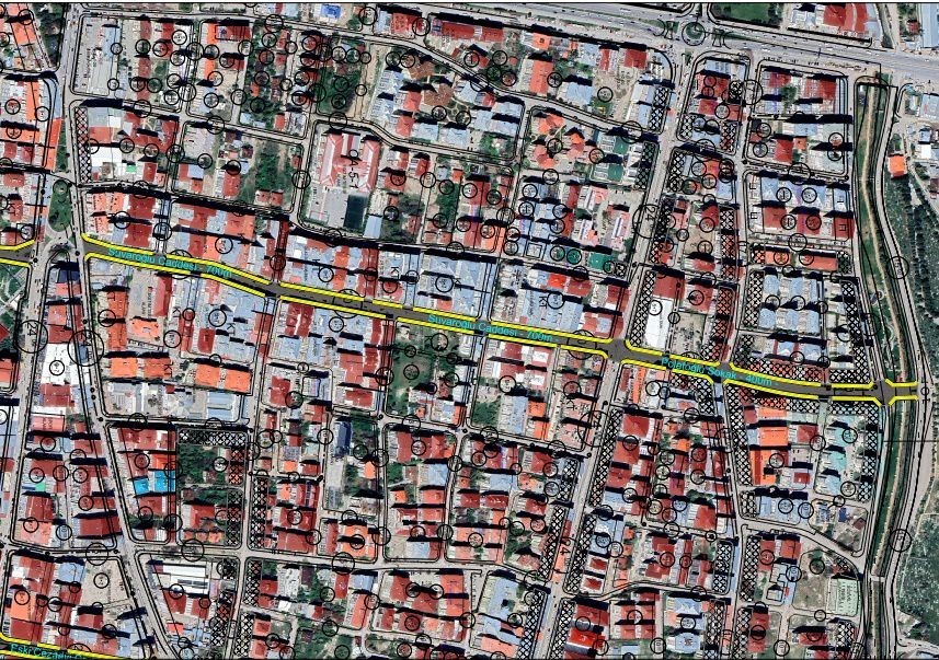 Van Büyükşehir Belediyesi Suvaroğlu Caddesi’ni yeniliyor