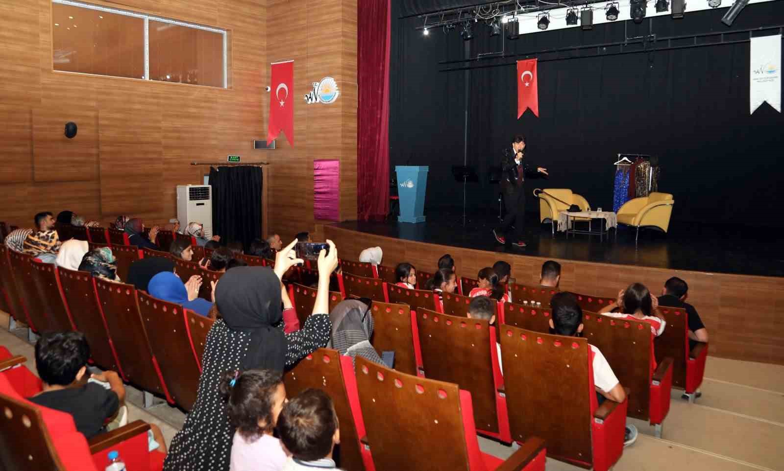 Van Büyükşehir Belediyesi ‘Meddah’lık geleneğini sürdürüyor