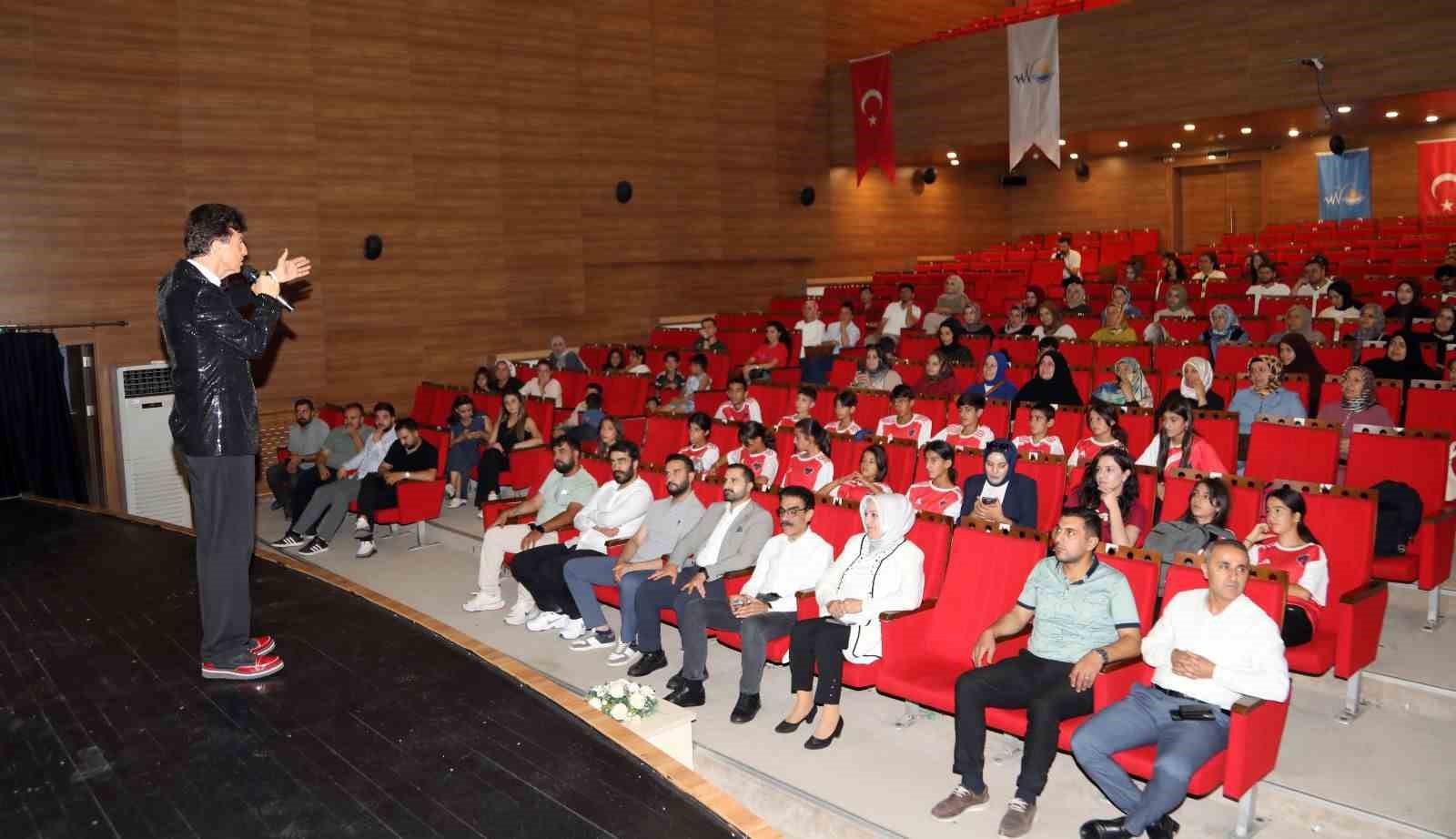 Van Büyükşehir Belediyesi ‘Meddah’lık geleneğini sürdürüyor
