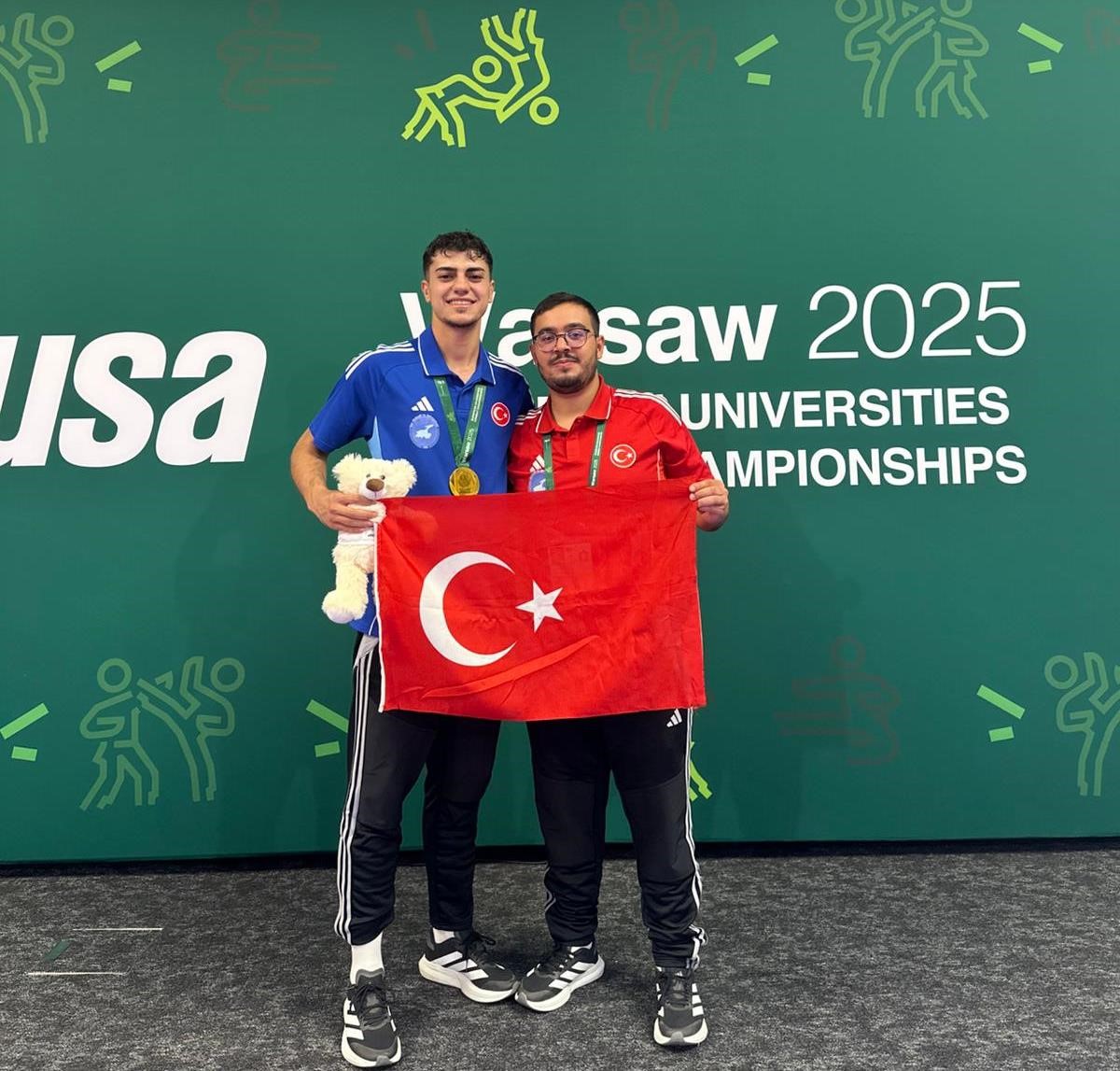 Vanlı Kickbokscu Avrupa şampiyonu oldu