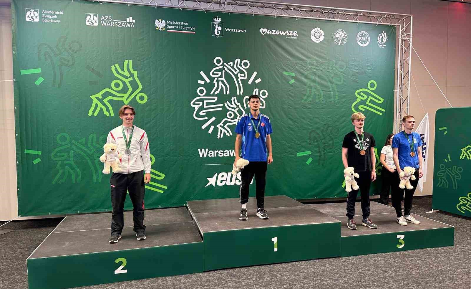 Vanlı Kickbokscu Avrupa şampiyonu oldu