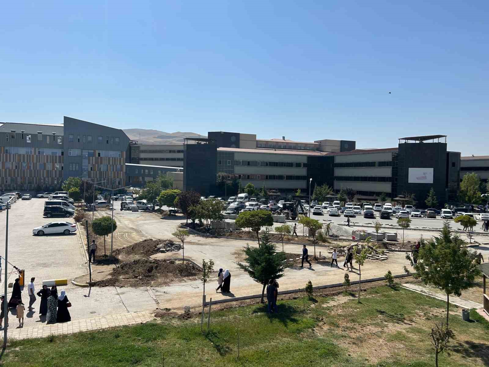 Van Eğitim ve Araştırma Hastanesi daha modern bir görünüme kavuşuyor