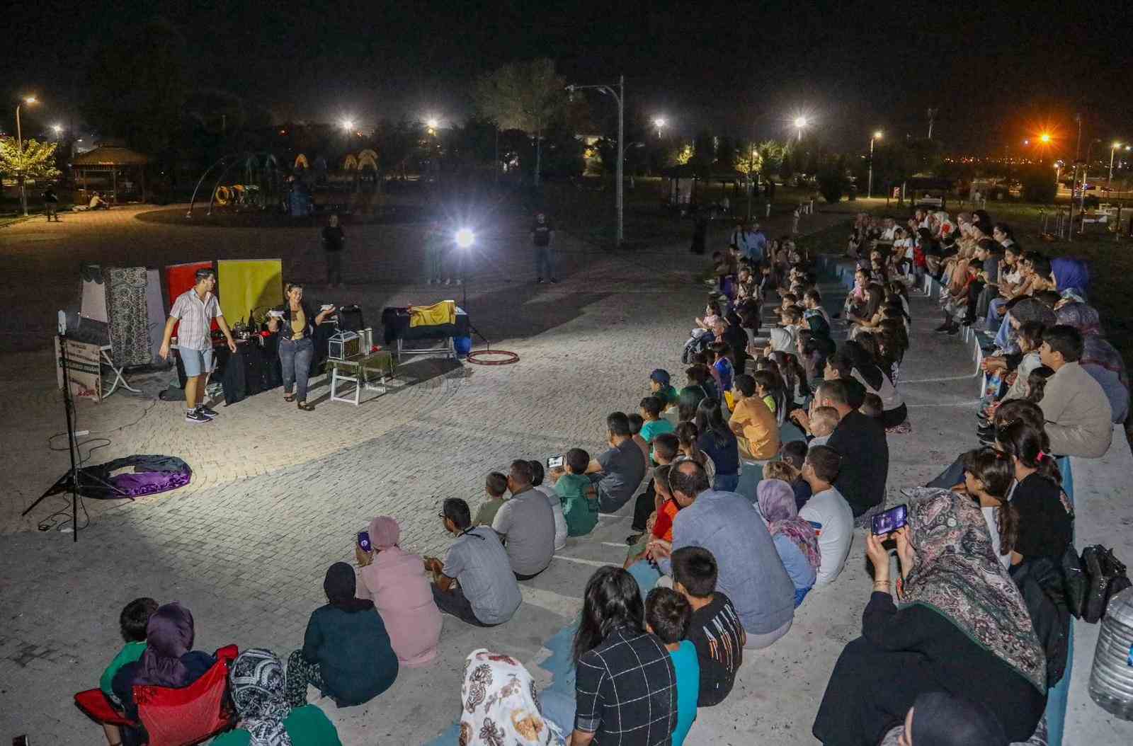 Van Büyükşehir Belediyesi çocukları çocuk şenliği etkinlikleri ile buluşturuyor