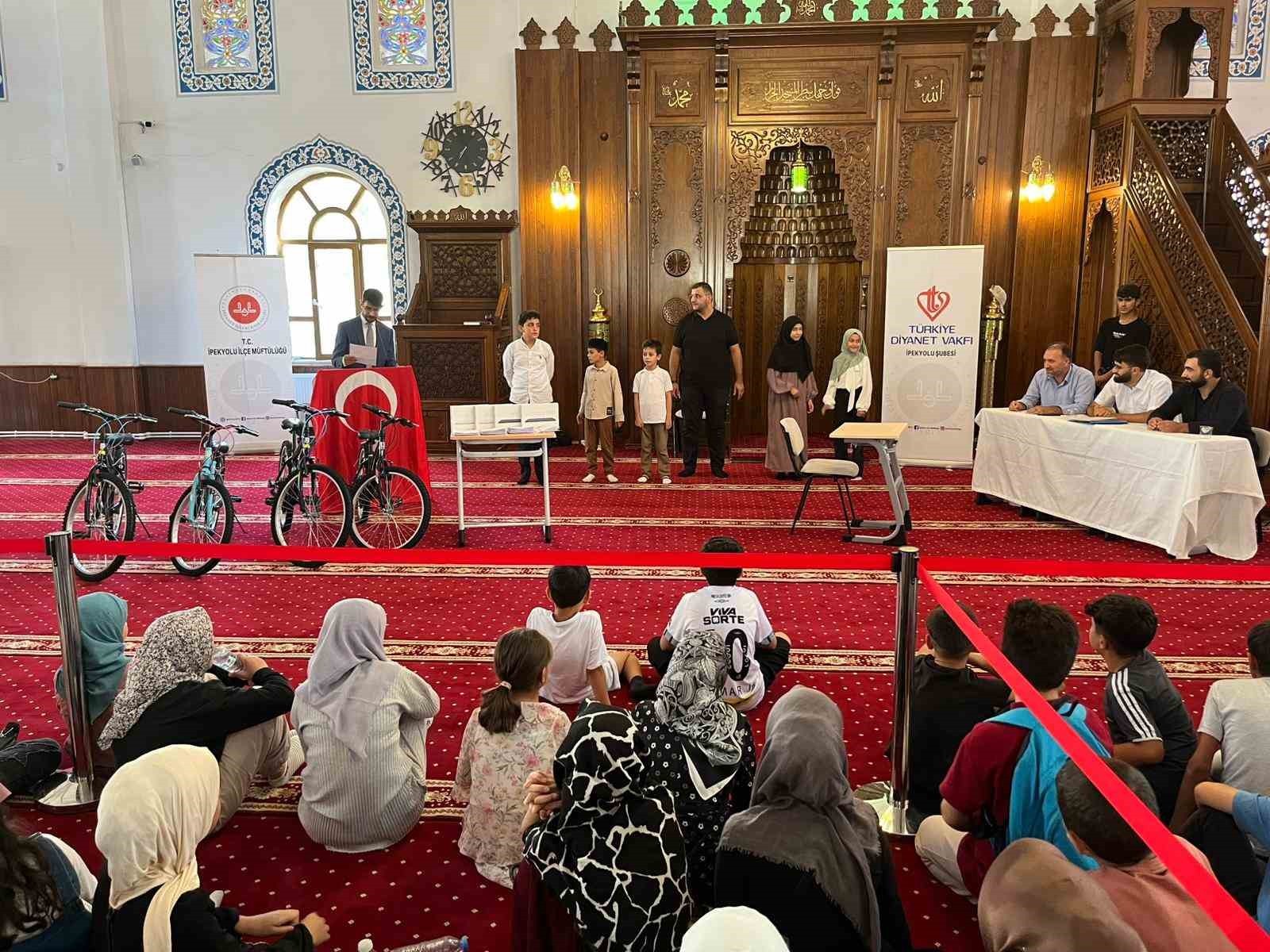 İpekyolu’nda yaz Kur’an kursları kapanış programı coşkusu