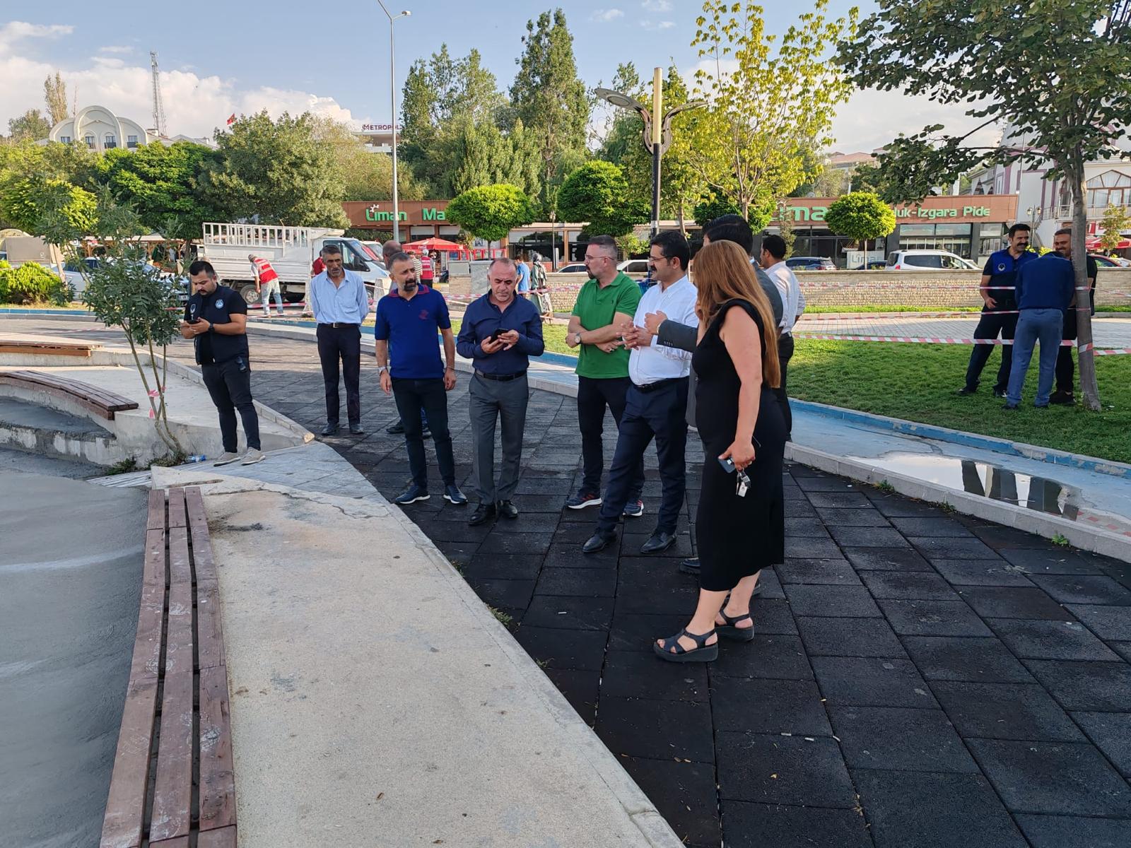 Edremit Kent Meydanı yenileniyor