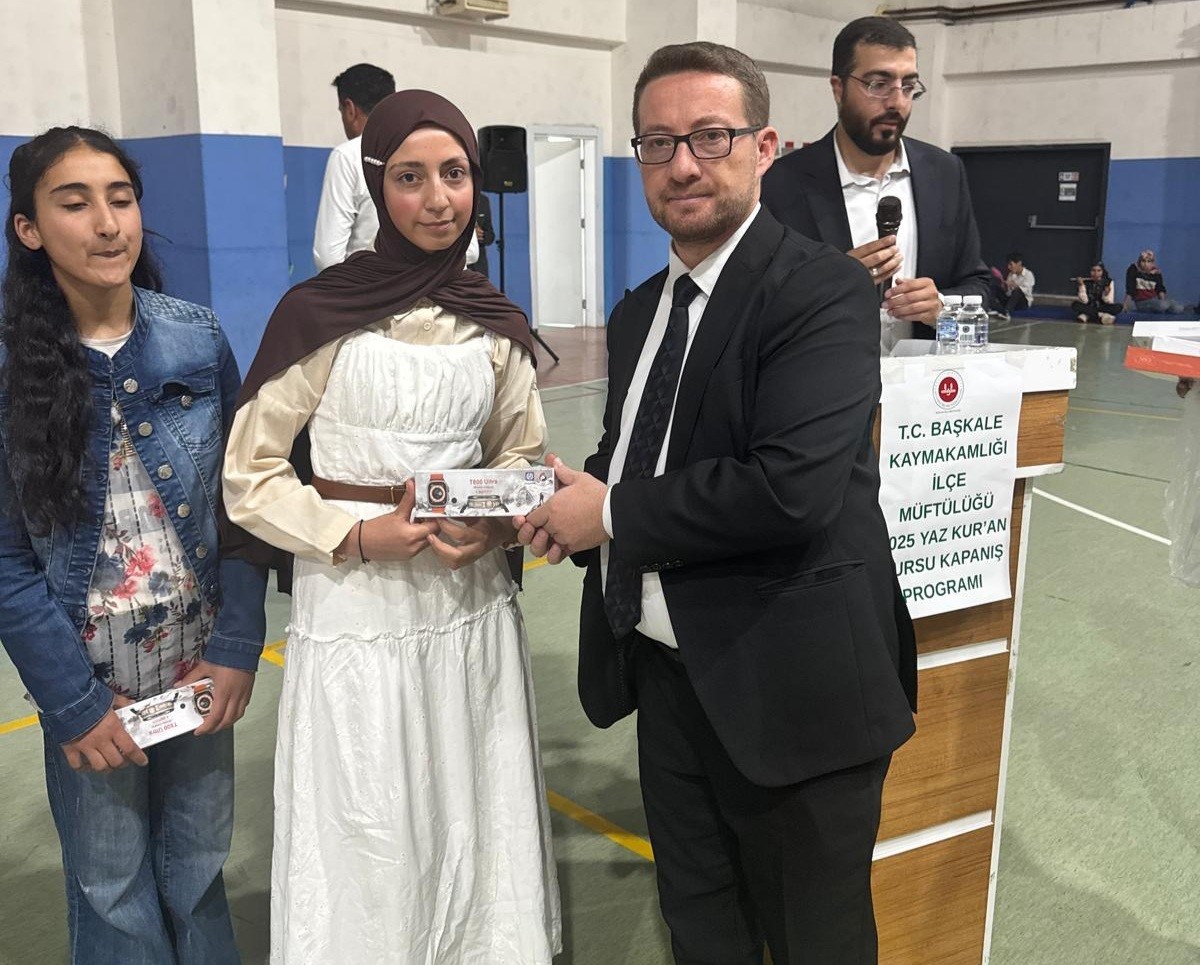 Başkale’de yaz Kur’an kursları düzenlenen programla sona erdi