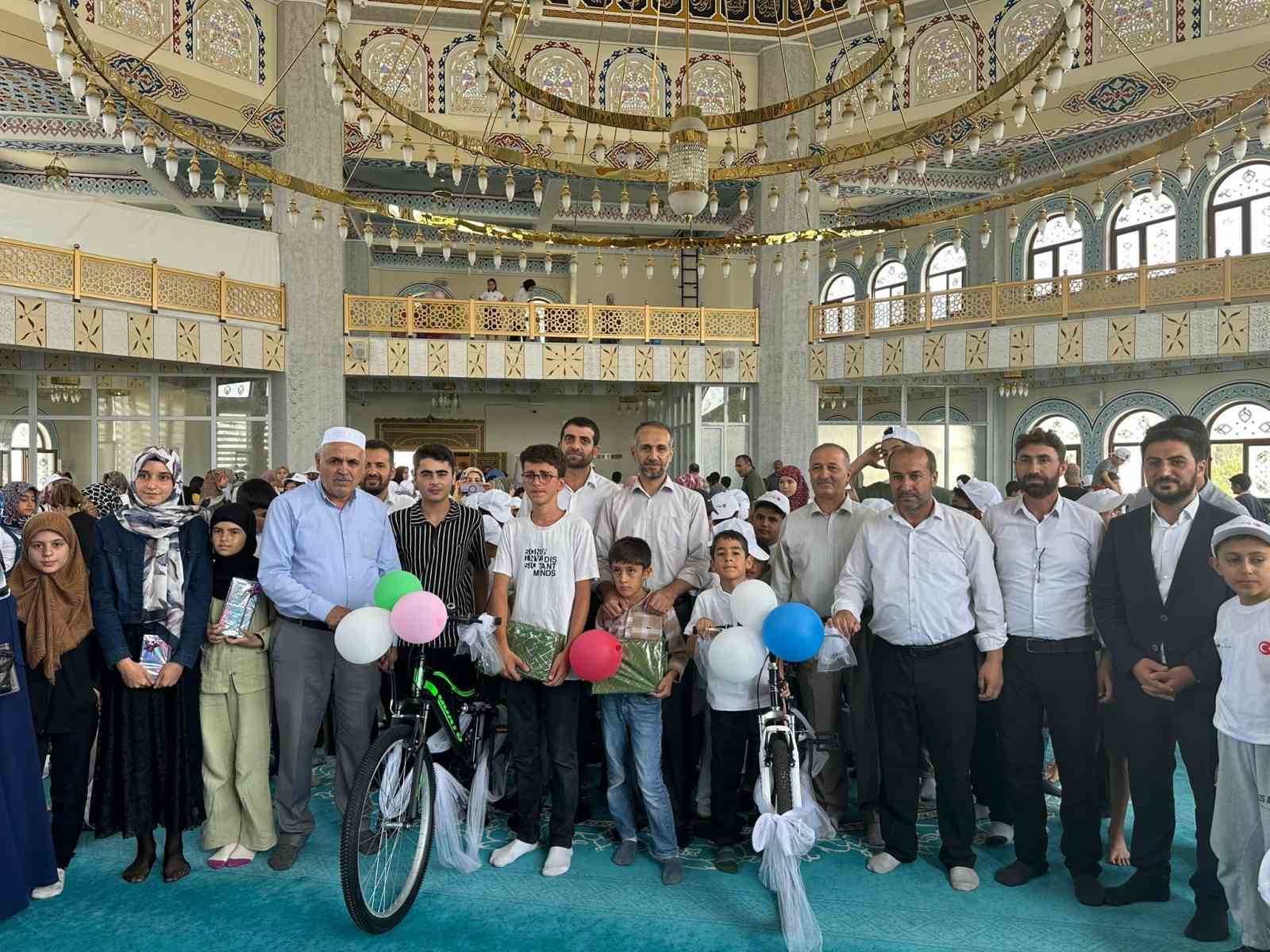 Tuşba’da Yaz Kur’an Kursları düzenlenen programla sonra erdi