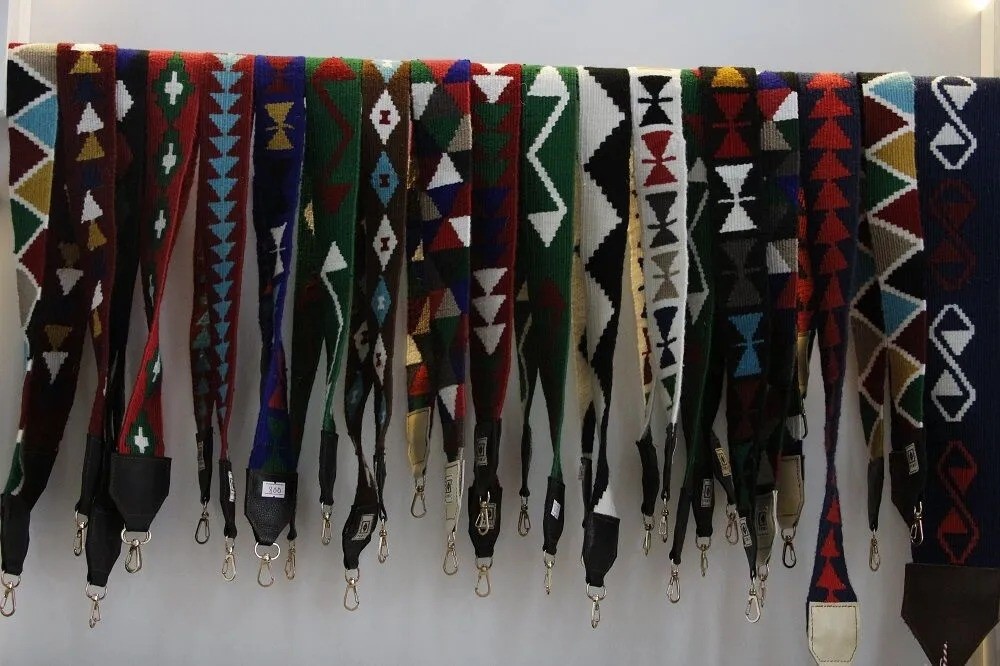Van kilim motifleri hediyelik eşyalara yansıtıldı