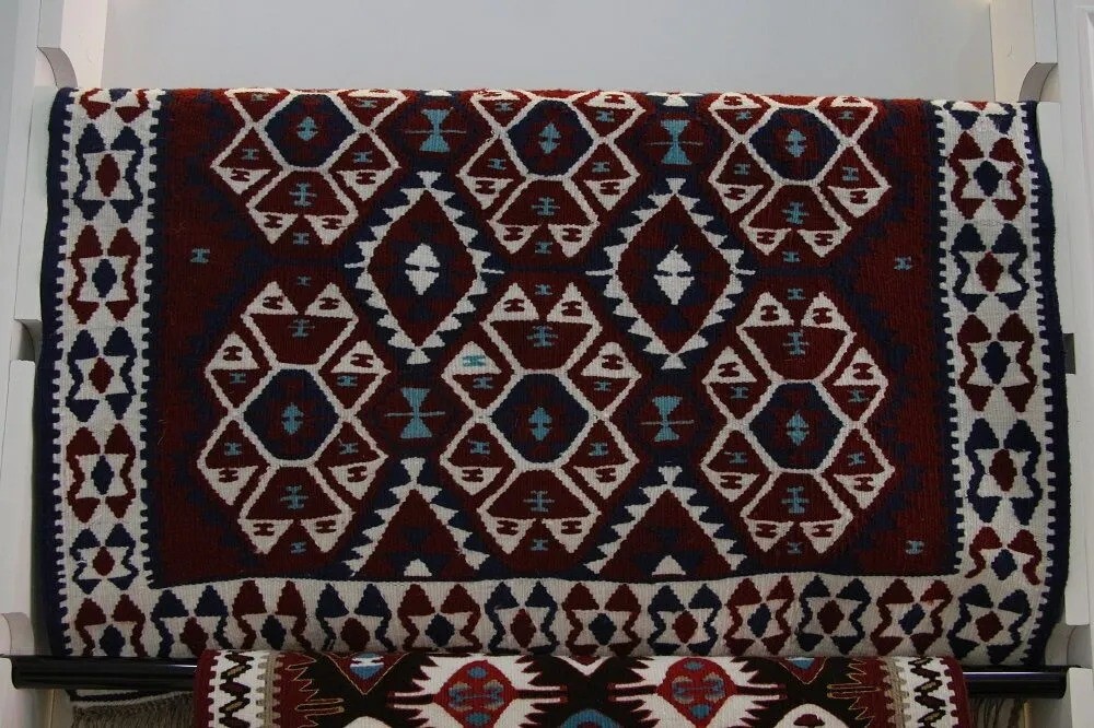Van kilim motifleri hediyelik eşyalara yansıtıldı