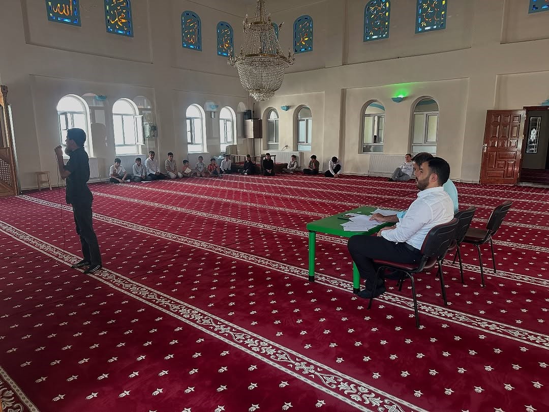 Gürpınar ilçesinde yaz Kur’an kurslarında çifte yarışma heyecanı