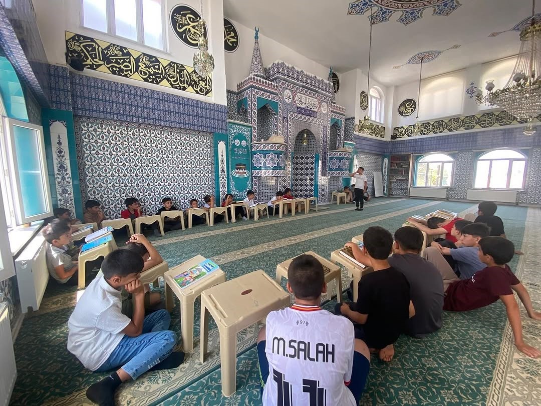 Gürpınar ilçesinde yaz Kur’an kurslarında çifte yarışma heyecanı