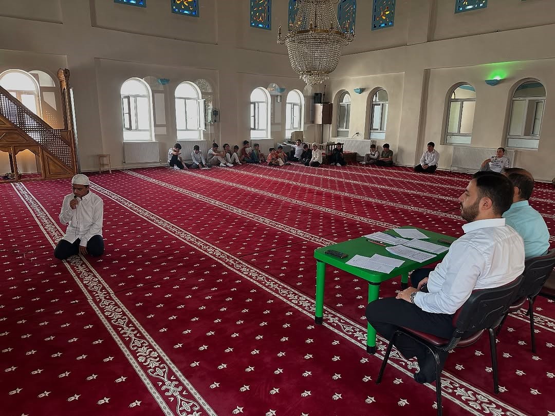 Gürpınar ilçesinde yaz Kur’an kurslarında çifte yarışma heyecanı