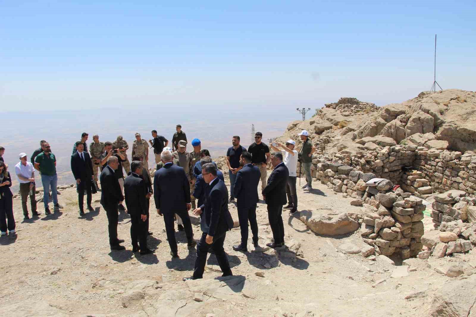 Kültür ve Turizm Bakanı Mehmet Nuri Ersoy, Cudi Dağına çıktı