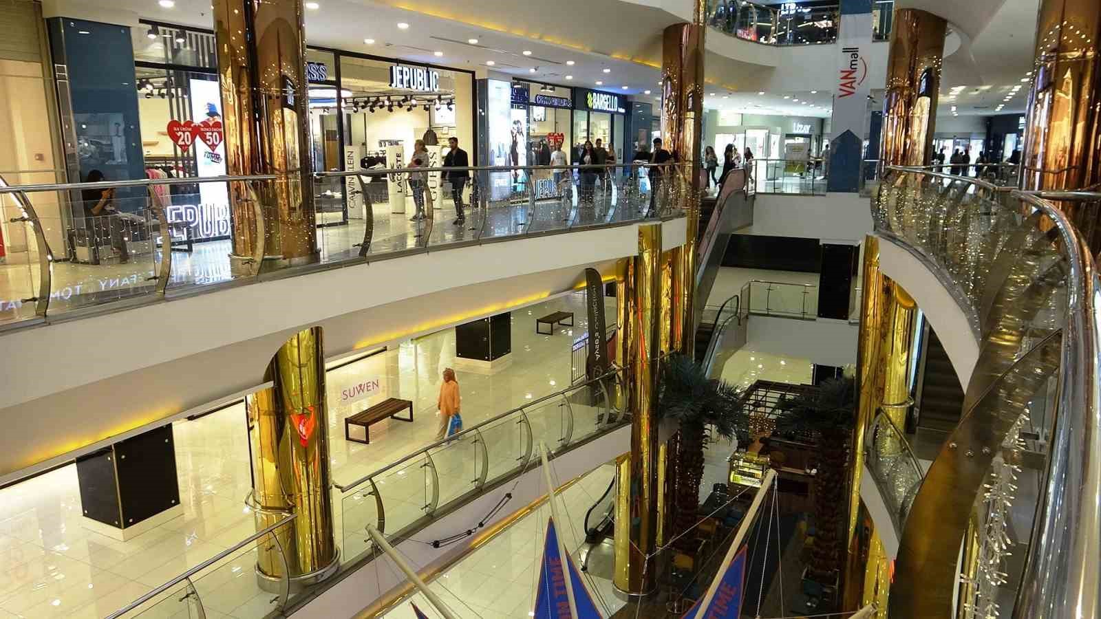 VANmall AVM’den Vali Balcı’ya teşekkür