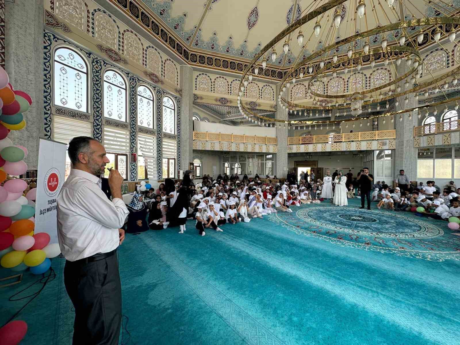 Tuşba’da Yaz Kur’an Kursları düzenlenen programla sonra erdi