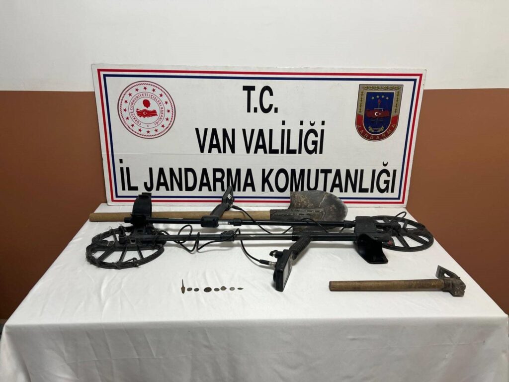 Van'da Tarihi Eser Operasyonu: 4 Gözaltı