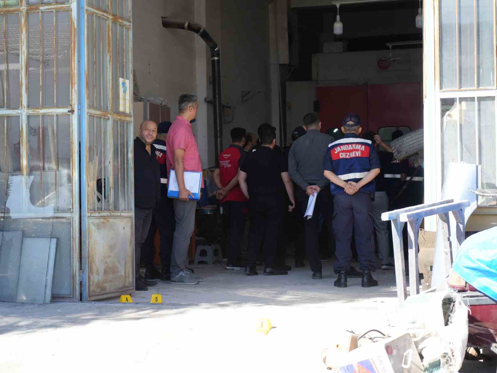 Sanayi sitesinde işlenen cinayette yeni gelişme: Olay yerinde keşif yapıldı