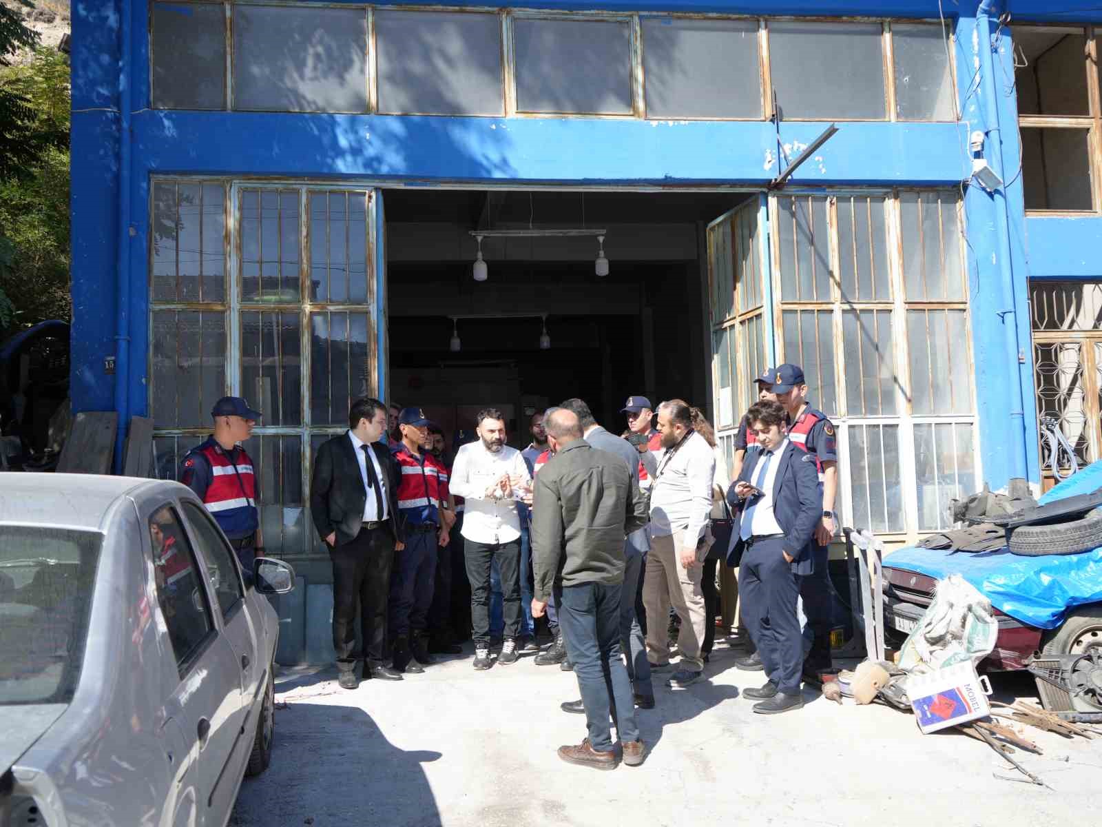 Sanayi sitesinde işlenen cinayette yeni gelişme: Olay yerinde keşif yapıldı