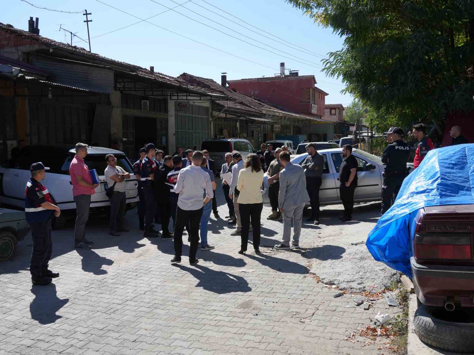 Sanayi sitesinde işlenen cinayette yeni gelişme: Olay yerinde keşif yapıldı
