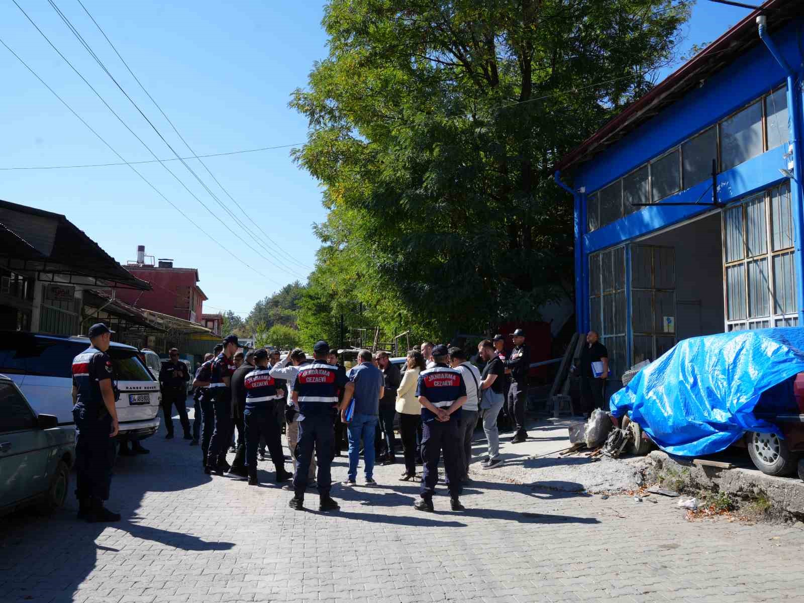 Sanayi sitesinde işlenen cinayette yeni gelişme: Olay yerinde keşif yapıldı