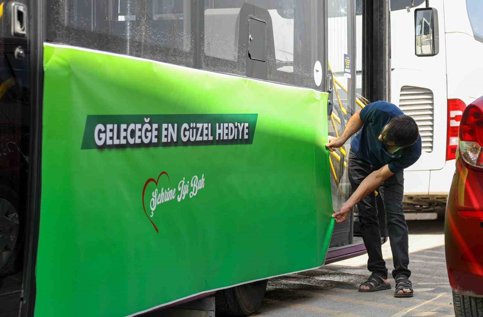 Van Büyükşehir Belediyesinin otobüsleri yeşile büründü