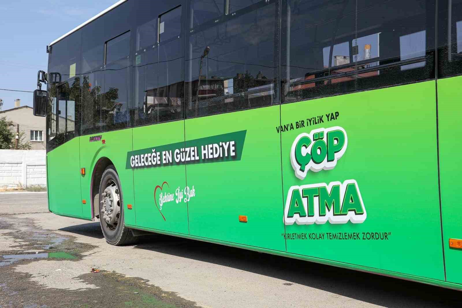 Van Büyükşehir Belediyesinin otobüsleri yeşile büründü