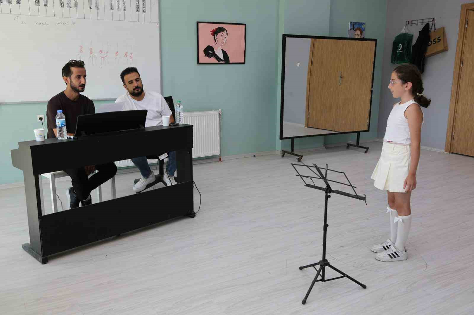 Van Büyükşehir Belediyesinden teorik ve uygulamalı deneme sınavları