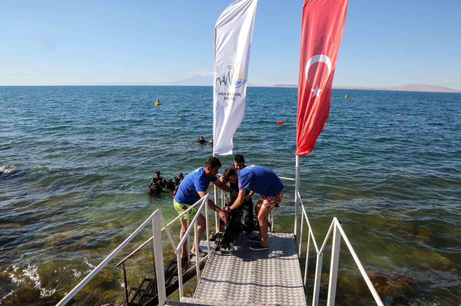 Van Gölü’nün altındaki zenginlik çocuklarla keşfediliyor