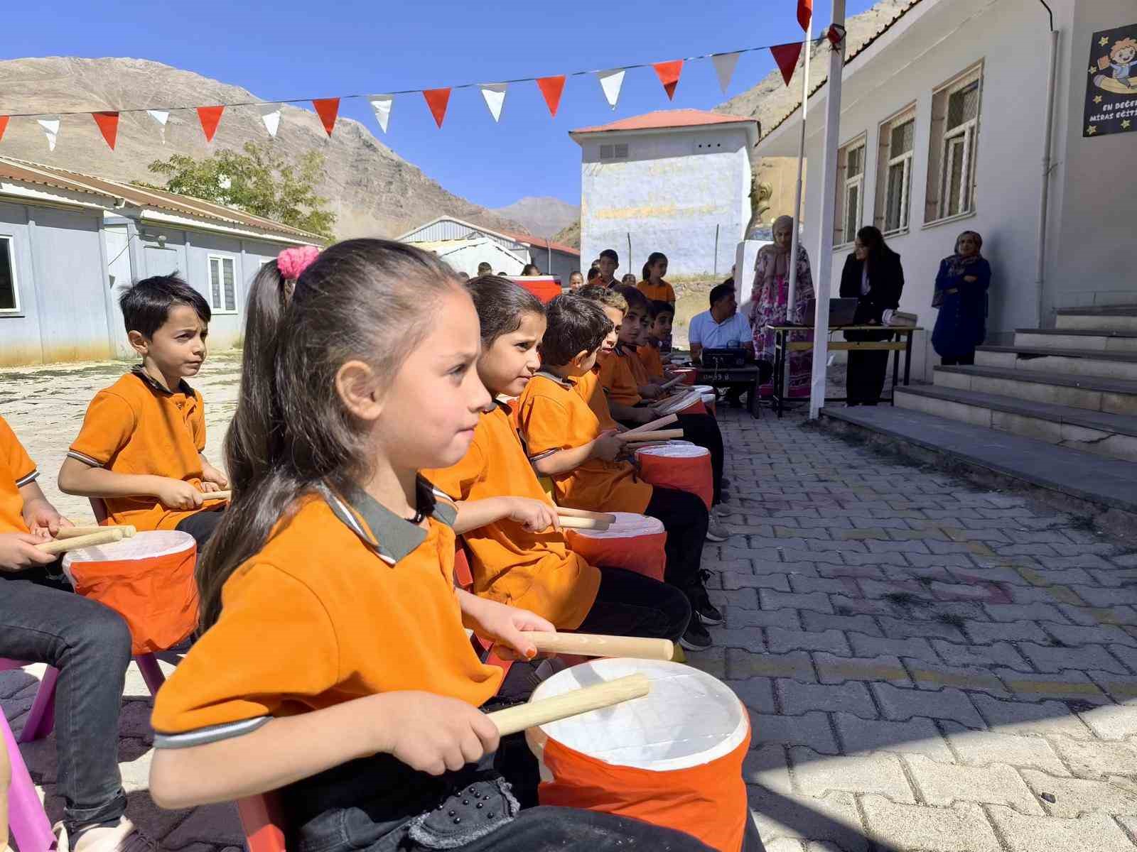 Bahçesaray’da ilköğretim haftası etkinliği düzenlendi
