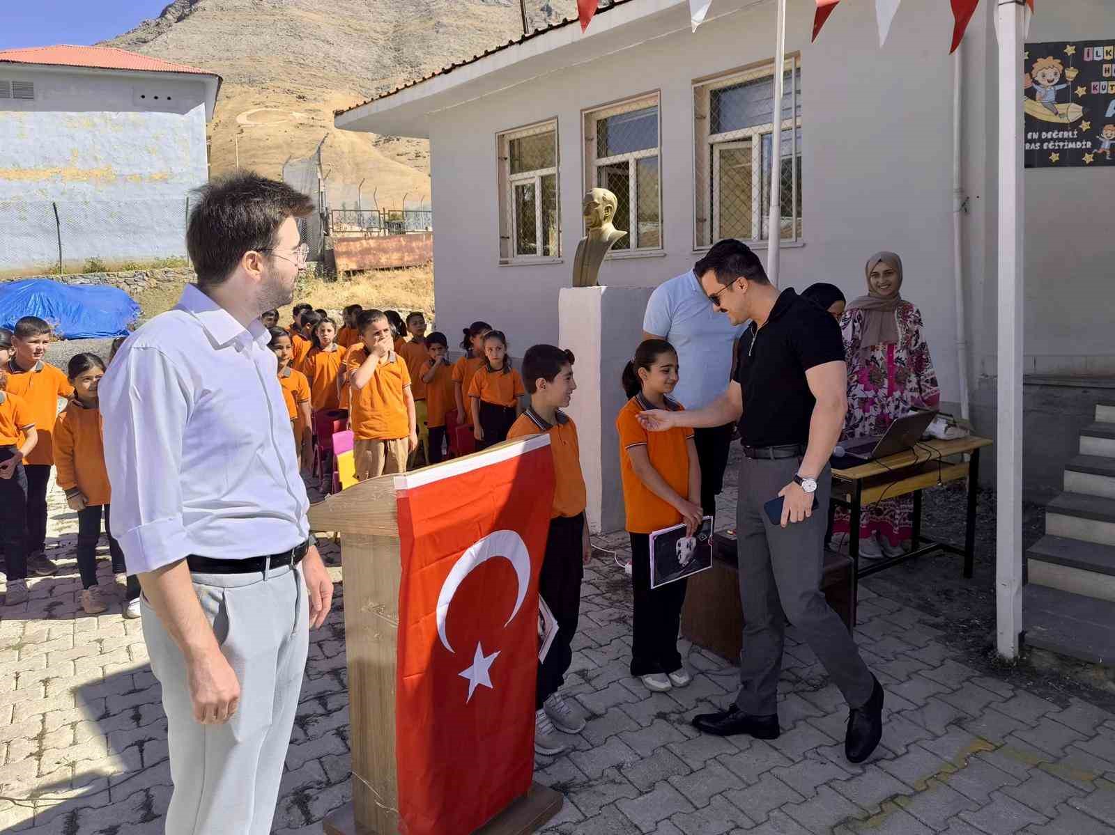 Bahçesaray’da ilköğretim haftası etkinliği düzenlendi