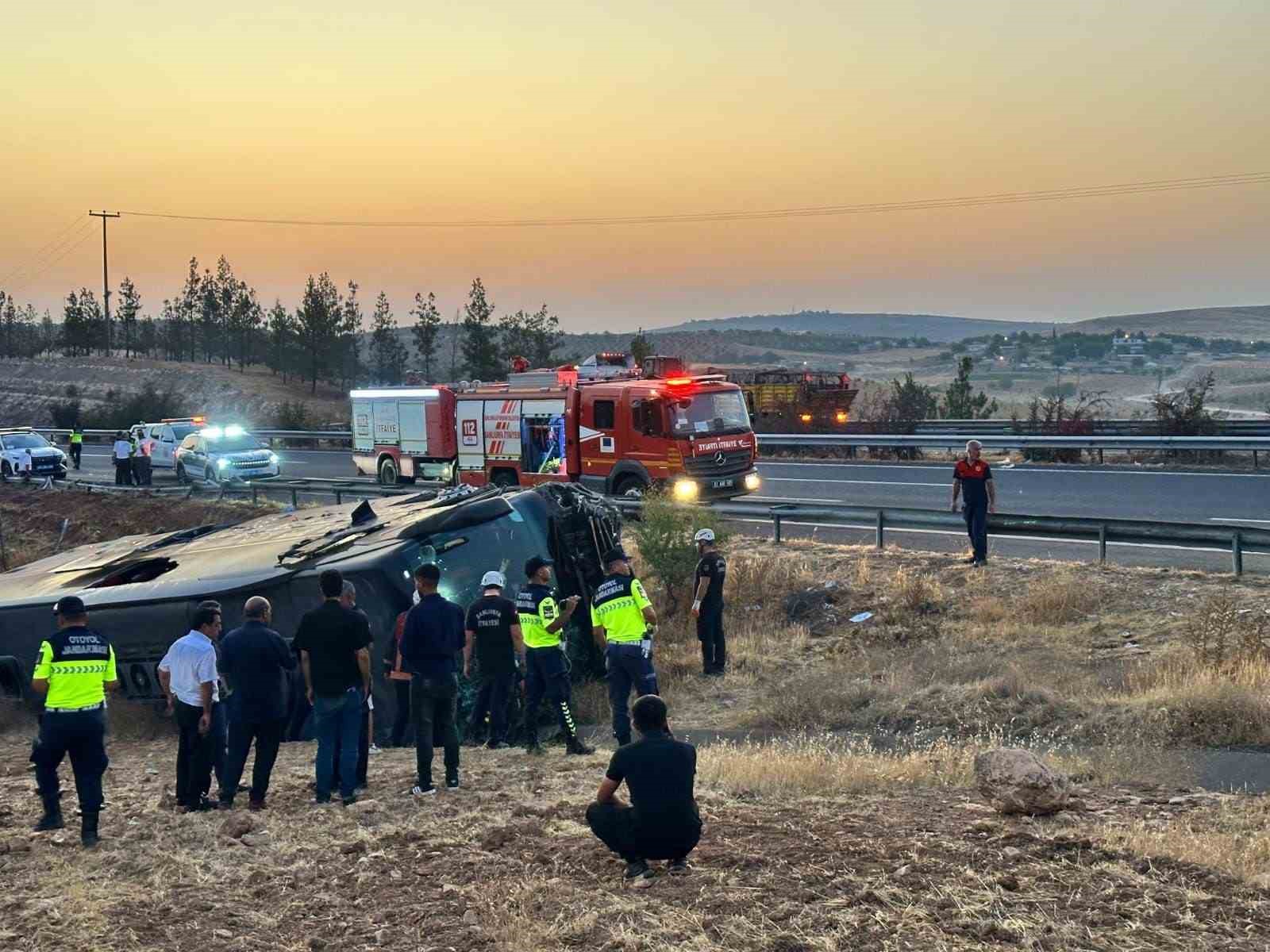 Şanlıurfa’da yolcu otobüsü devrildi: 27 yaralı