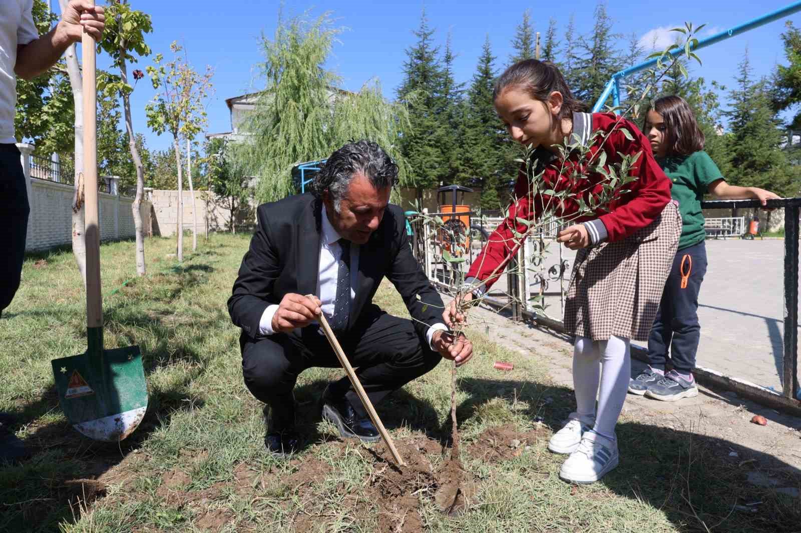 Van’da öğrenciler geleceğe nefes oluyor
