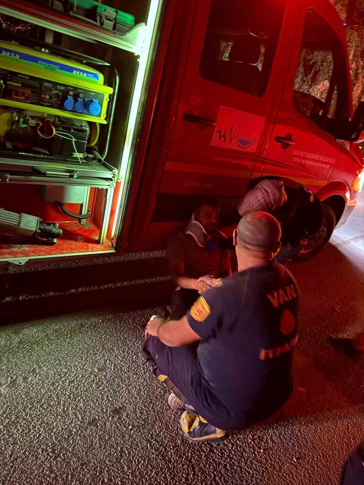 Van’da otomobil su kanalına düştü: 1 yaralı