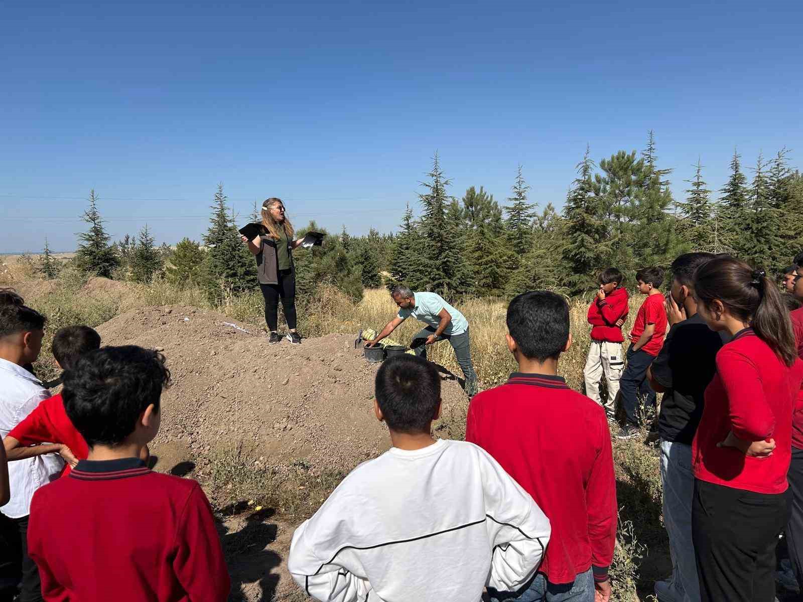 Van’da öğrenciler doğa bilinci için fidan dikecek